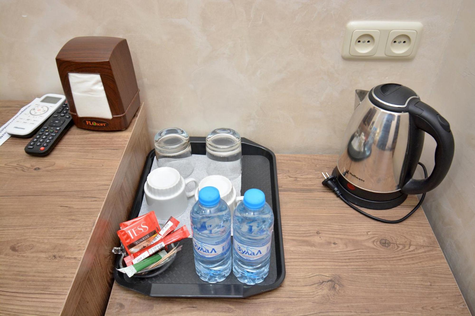 Partez Hotel Erevan Esterno foto