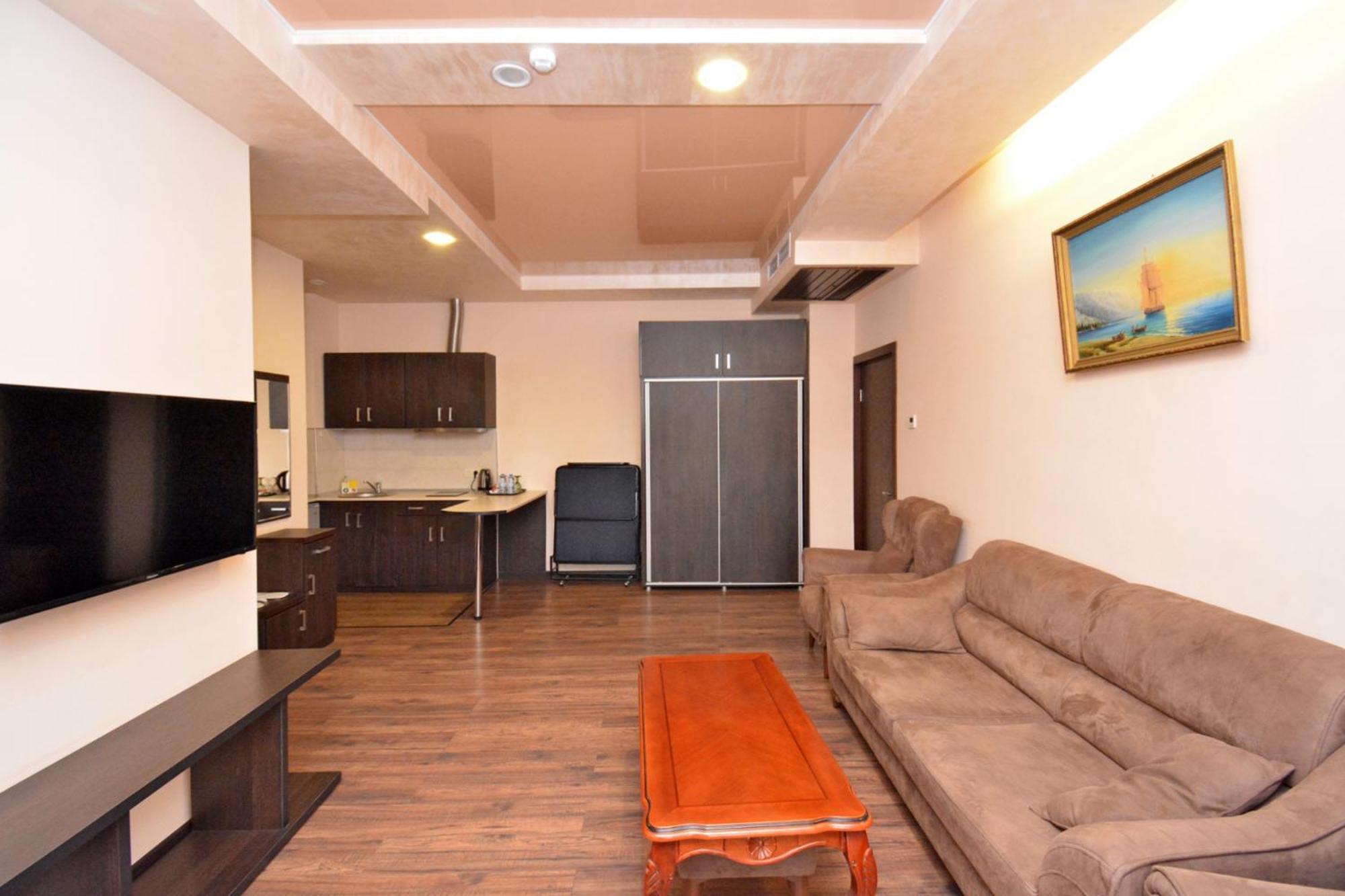Partez Hotel Erevan Esterno foto