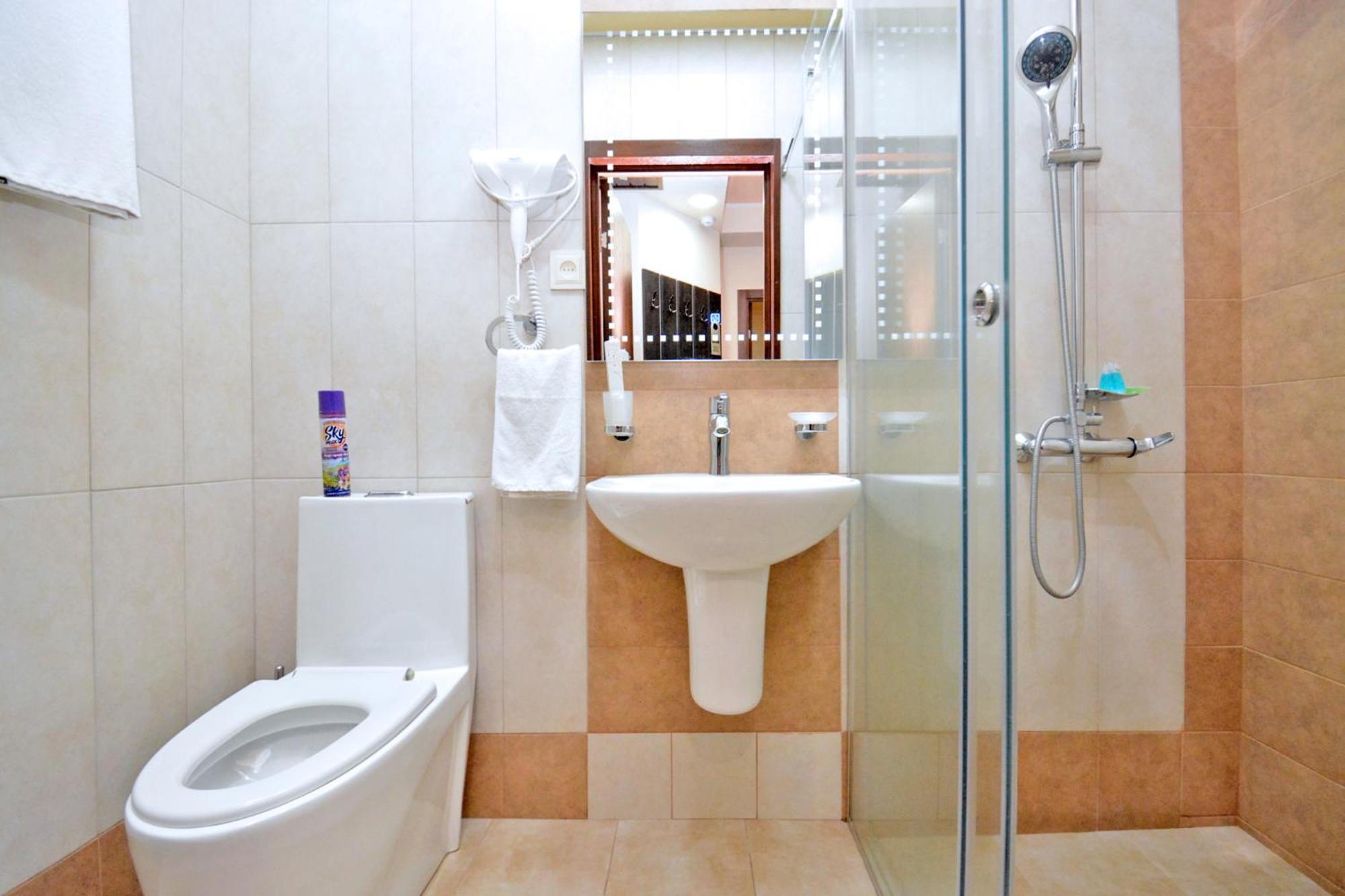 Partez Hotel Erevan Esterno foto