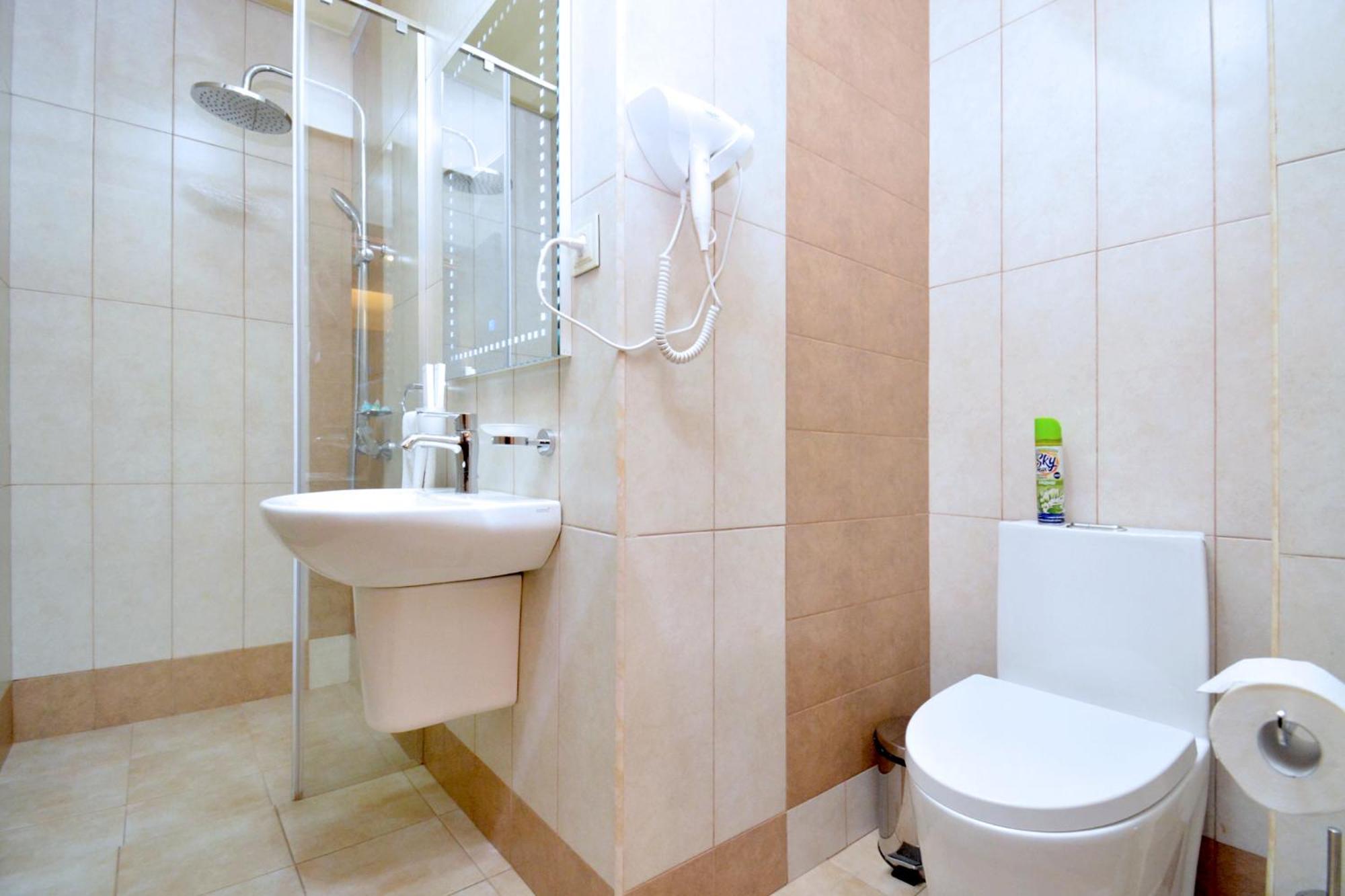 Partez Hotel Erevan Esterno foto